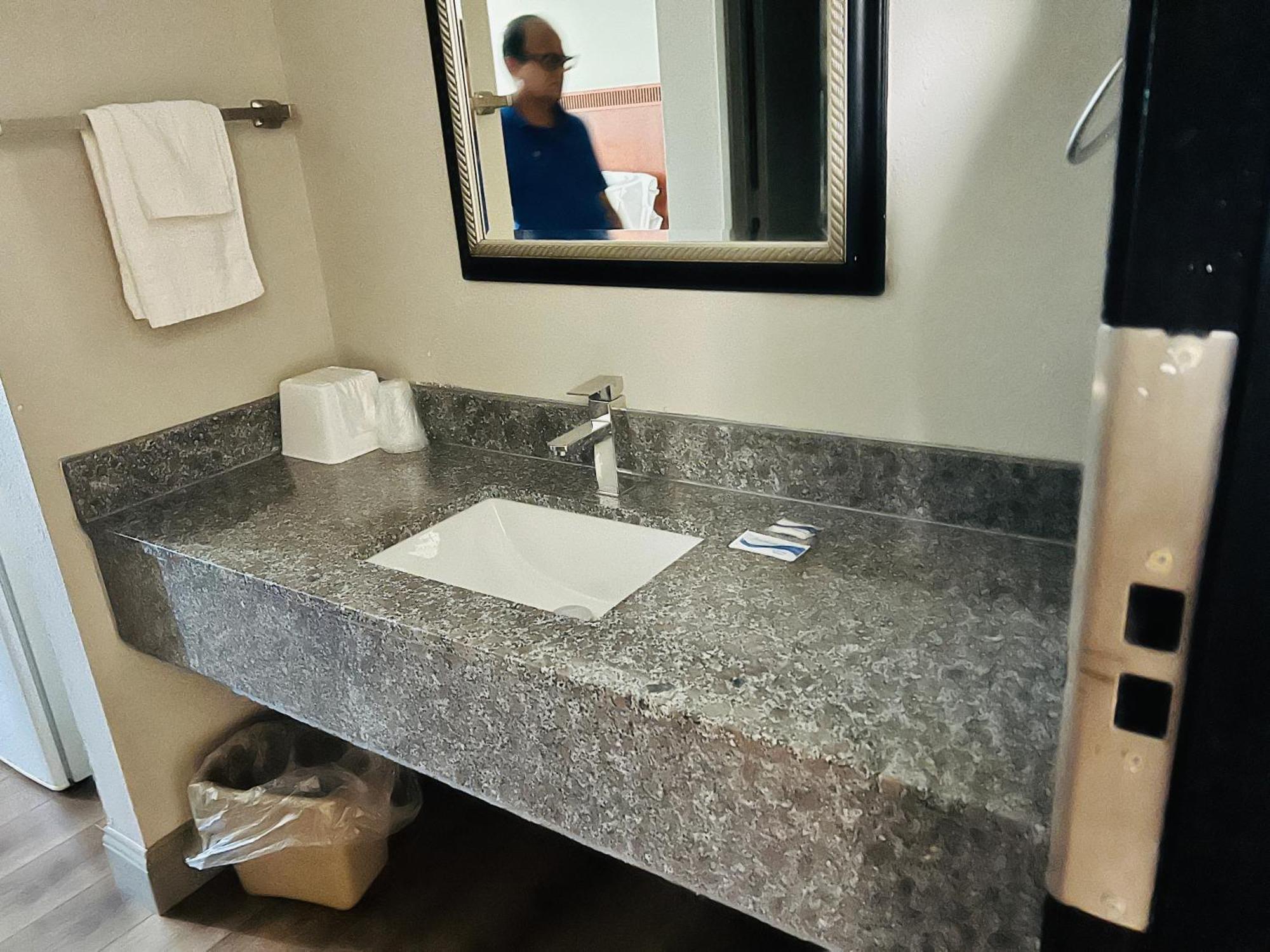 Rosewood Inn By Oyo Union City I-69 Экстерьер фото