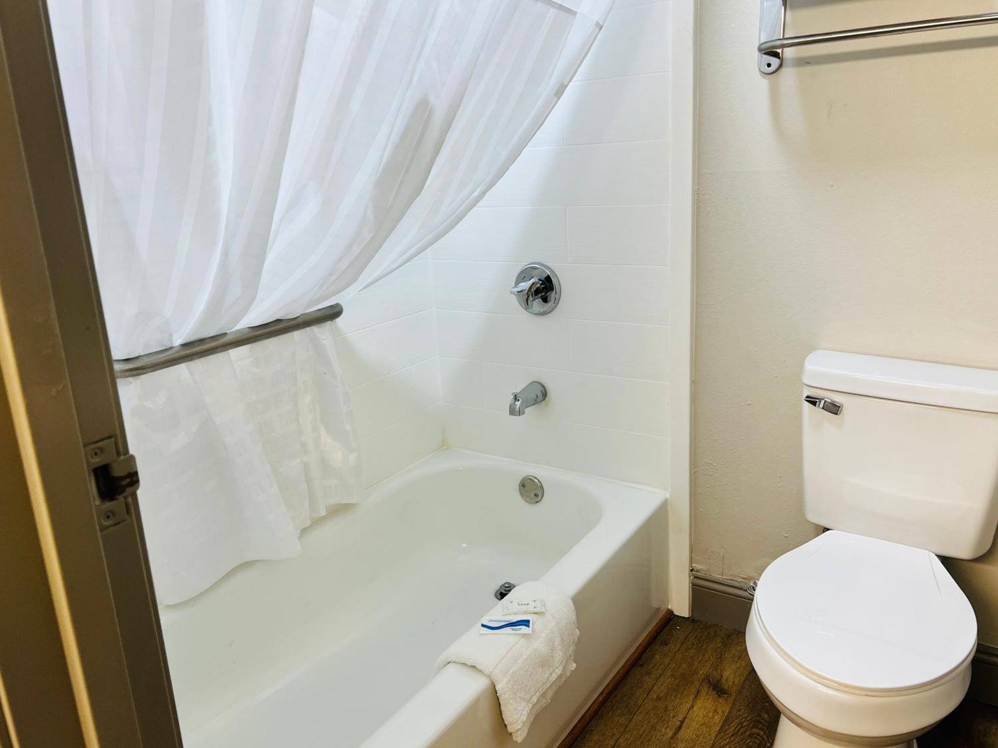 Rosewood Inn By Oyo Union City I-69 Экстерьер фото